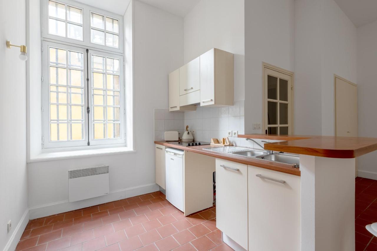 Superbe Appartement Avec Cour Dans La Bastide Carcassonne Exterior photo